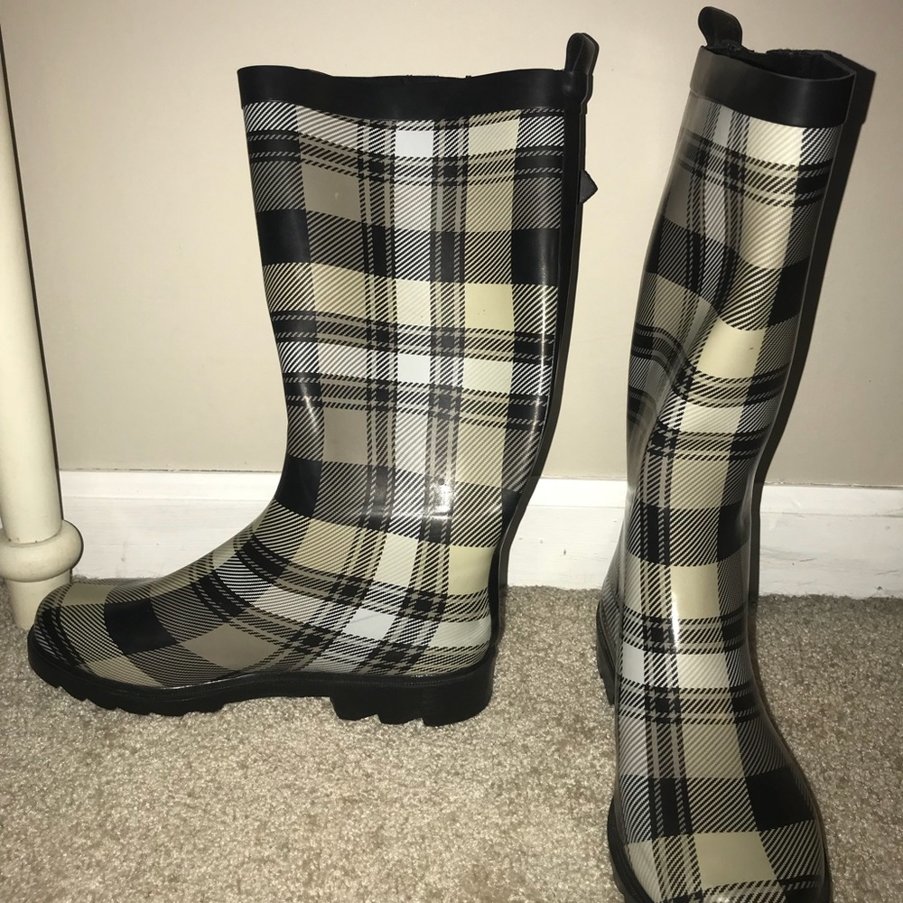 Rain boots